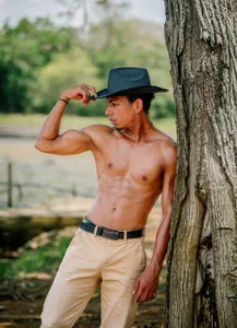lorian_vikel The Stallion Pic 4
