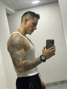 Muscle_King_Cum's photo