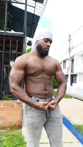 lebron_millionMmm beautiful chocolate man Bild 4