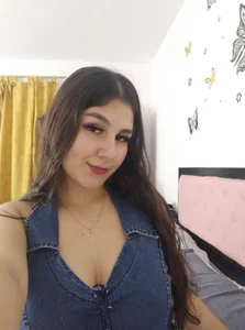 Hi, I'm Stormy 💗 de StormyScott  5 photos