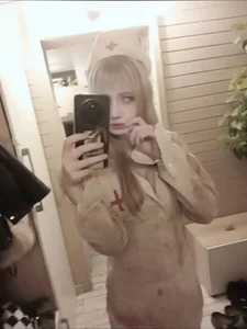 ElnoraMayer Public Pic 2