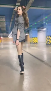 Hello_Lisha Park your car and walk to the corner where we won't be noticed Pic 3