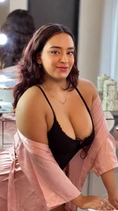 NaughtyNinnaXXX Public Pic 5