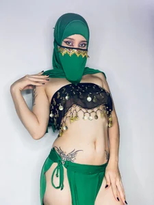 your arabic dace 🖤🐈‍⬛ de yara_hind Foto 6