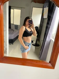 Kylie_sin_ Only Me Pic 5