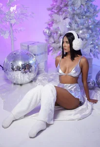 your_khloe1: ❄️🤍 ( 2 фото)