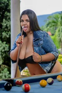 Gabriela_BrownLet's play pool 🎱 Bild 4