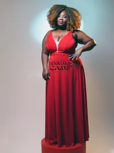 Zdjęcia ebony_NeighborMoans Presence and elegance in pleasure: 