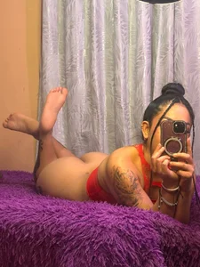 Girl-of-your-dreams Public Pic