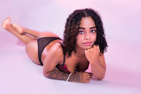 Spicy_Cinammon 💕 My eyes invite what my lips promise. Poză 3