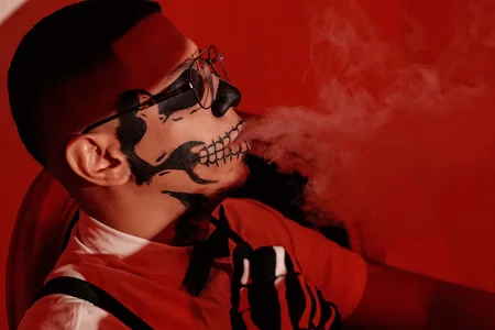 JoshMillerr_ Infernal Seduction Foto 2