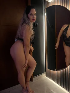 hot body sweet , kisss ♥ de VenusMorgan1  6 Imagens