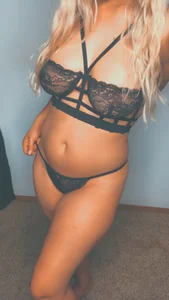 MsPeachyPussy420's photo