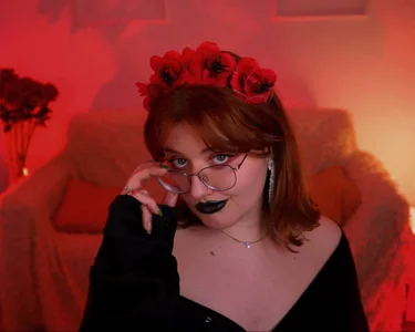 your dark queen🖤 od StaceyJensen  8 snímek
