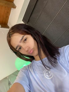 MelodyMansson Good morning, sweetheart ☀️💫 I’m live from 8:30 a.m. to 3:30 p.m., ready to warm your day with my s Immagine  3