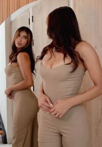 "Too much fire to play without getting burned." od anny_tayloor  7 snímek