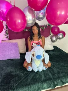 Ellie_Cute7 my birthday June 13th don't fail😍🥰🥺 Foto