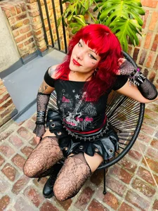 Sarah-Stoner Rave time🥳 Foto 6