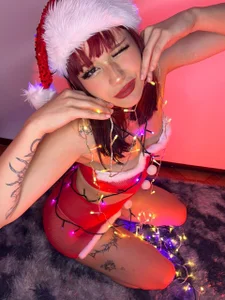 Amelie_Wine Public Pic 3