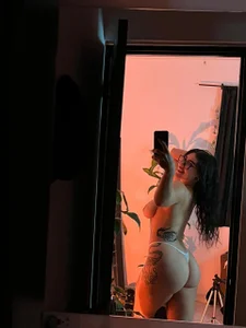 MissCharlottte_18 Photos in the mirror Pic 6