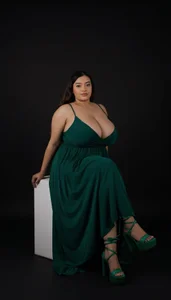 MollyBigBoobs12 💚💚💚 Poză