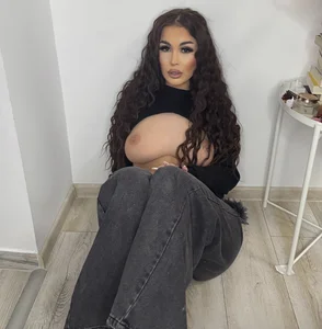 amiraroshen 🫠🫠 Bilde 4