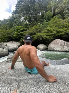 :)rio de ethaanjones  2 Imagens