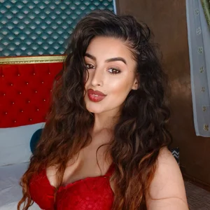 VallerieJones Reddish curled beauty Immagine  6