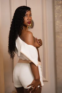 Chloe-Rose- Public Kuva 3