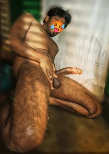 Desi_Cum_King_8_inch kullanıcısının Worship this cock 🔥💦 albümü -  3 fotoğraf