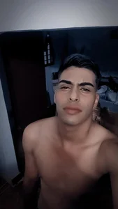 Public de hot_latinox  3 Imagens