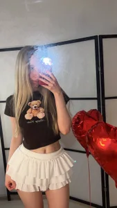 Cassie_Kelman Love is in the air Pic