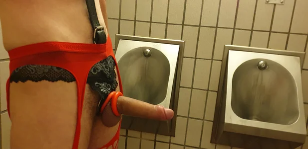 warriorking public in lingerie Fotka 2