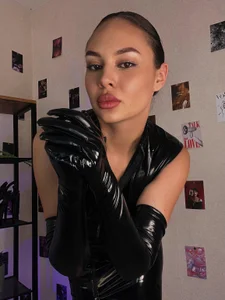 JaneWyatt It's the beginning of the week, are you planning to please the lady? Pic