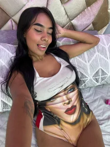 So you can get to know me a little de CandyLips_4  2 photos