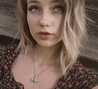 LuciaYoung Public Foto 6