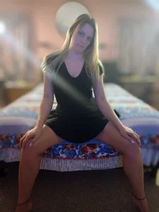 AlicePayne Public  3টি ছবি