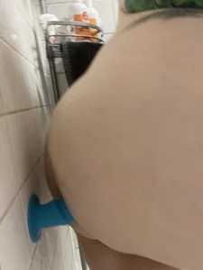 sylviahhh Anal prep in the shower. Vids available Pic