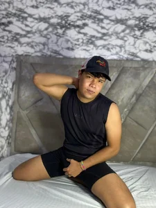 AdrianWalker hot baby รูป  3