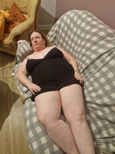 curvy_girl71 On the sofa Pic