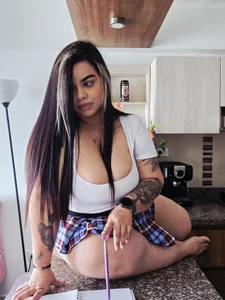 MiahJoness Do you want to help me with my lessons 😏😈 Pic 3