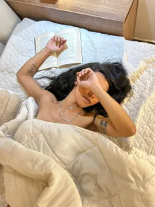 TiffValentinee_の📚🥵HOT CHAPTERの 5枚の写真