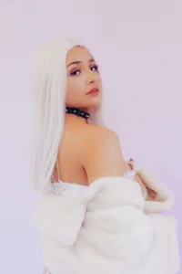 AyleenEvansのPRETTY FACEの 3枚の写真