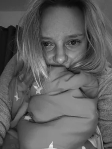 Phoebe_18 Public Pic 2