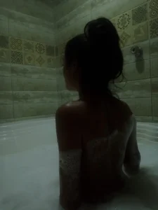 _Abby_23_ time in the jacuzzi Pic 7