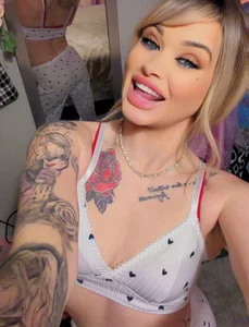 Demi_Lovex Naughty pink bundle 😍 Foto 9