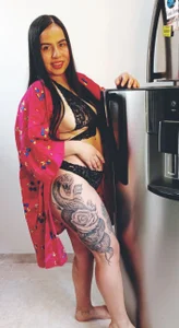 KISSME de Alylatina  Imagens