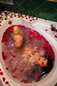 dani_parker_ Session Tub Pic