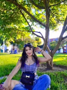 IsaDiiaz a sunny afternoon Pic 5