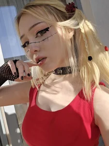 ElswythCovil I'm your bad girl Gambar 3